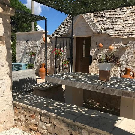 Trullo Grace -Trulli Anti' Charme & Relax Acomodação com café da manhã Alberobello Exterior foto