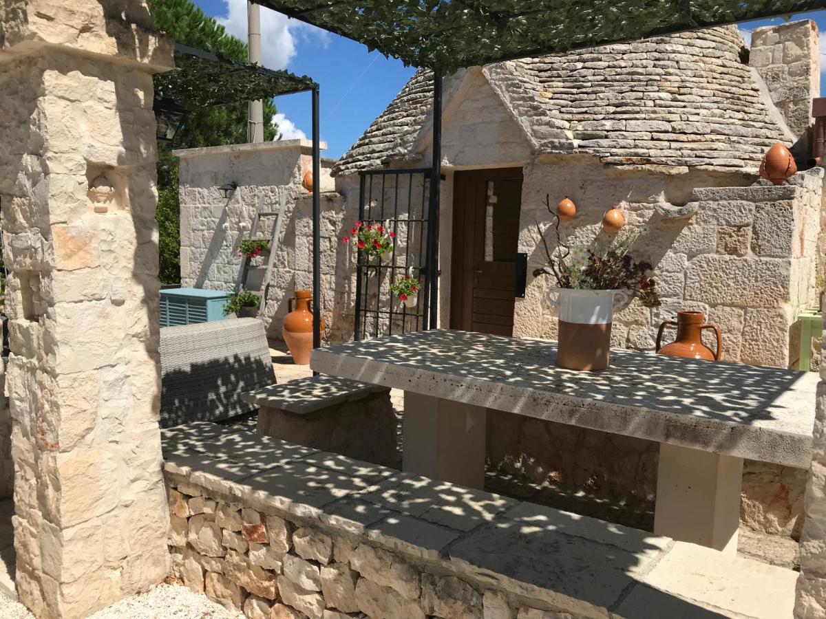 Trullo Grace -Trulli Anti' Charme & Relax Acomodação com café da manhã Alberobello Exterior foto